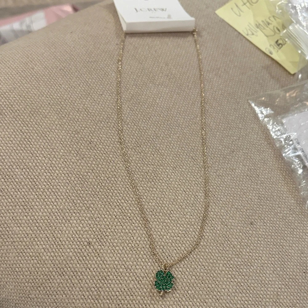 J. Crew Emerald Island Clover Pendant Necklace/NWT - Picture 4 of 8